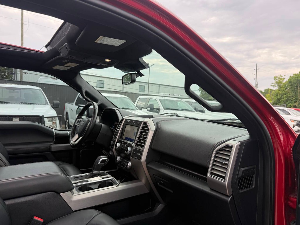Ford F-150 Vehicle Full-screen Gallery Image 09