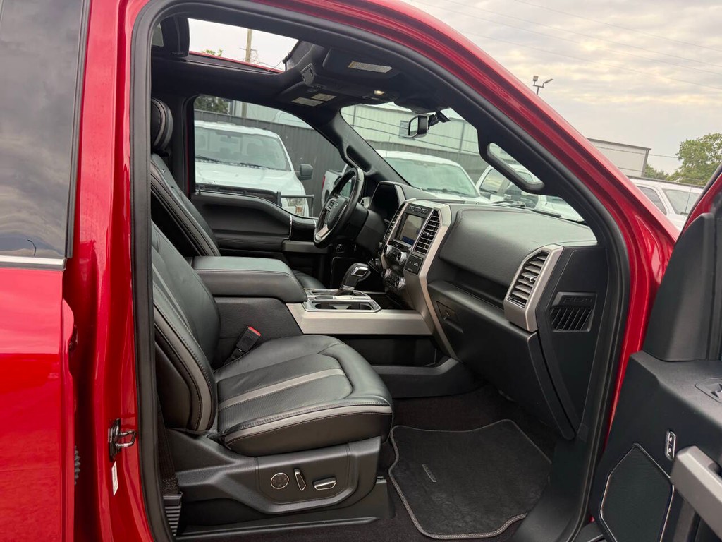 Ford F-150 Vehicle Full-screen Gallery Image 10
