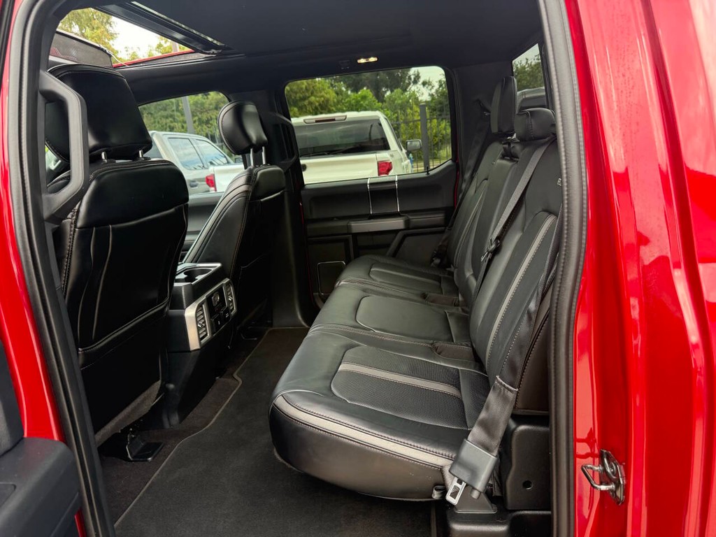 Ford F-150 Vehicle Full-screen Gallery Image 12