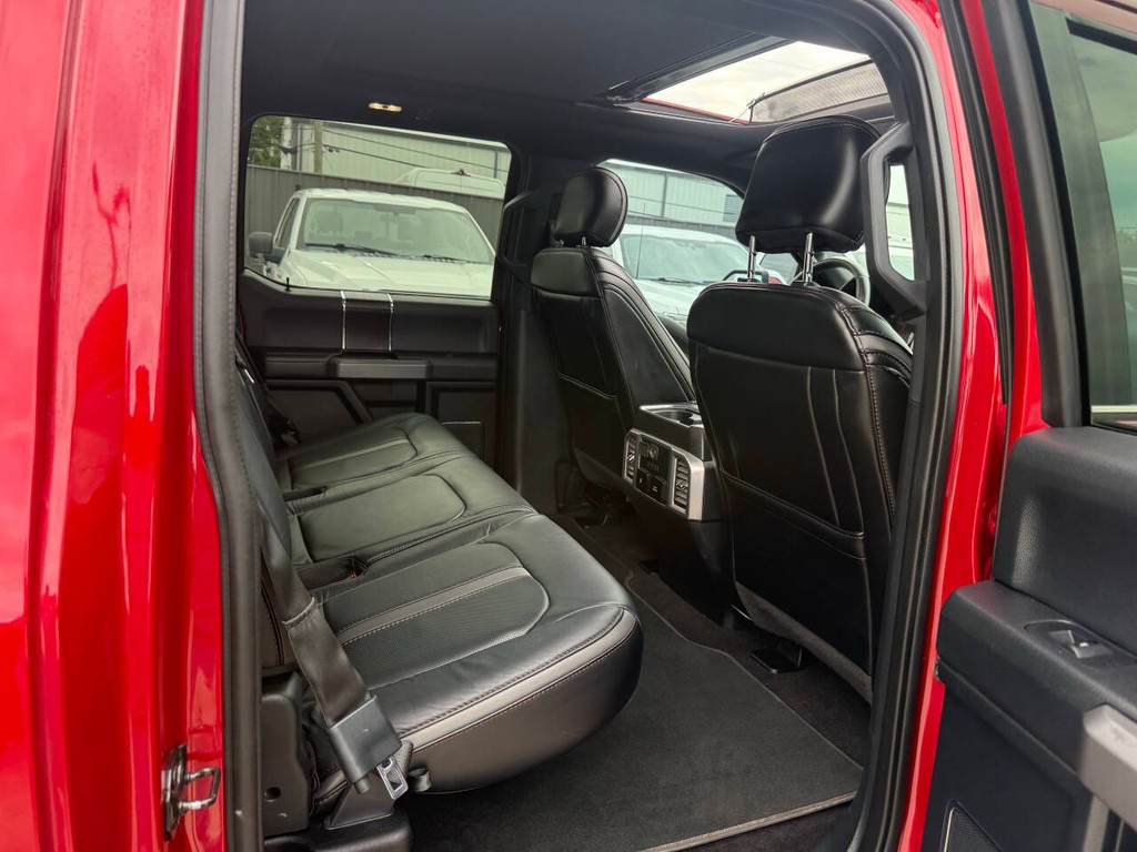Ford F-150 Vehicle Full-screen Gallery Image 14
