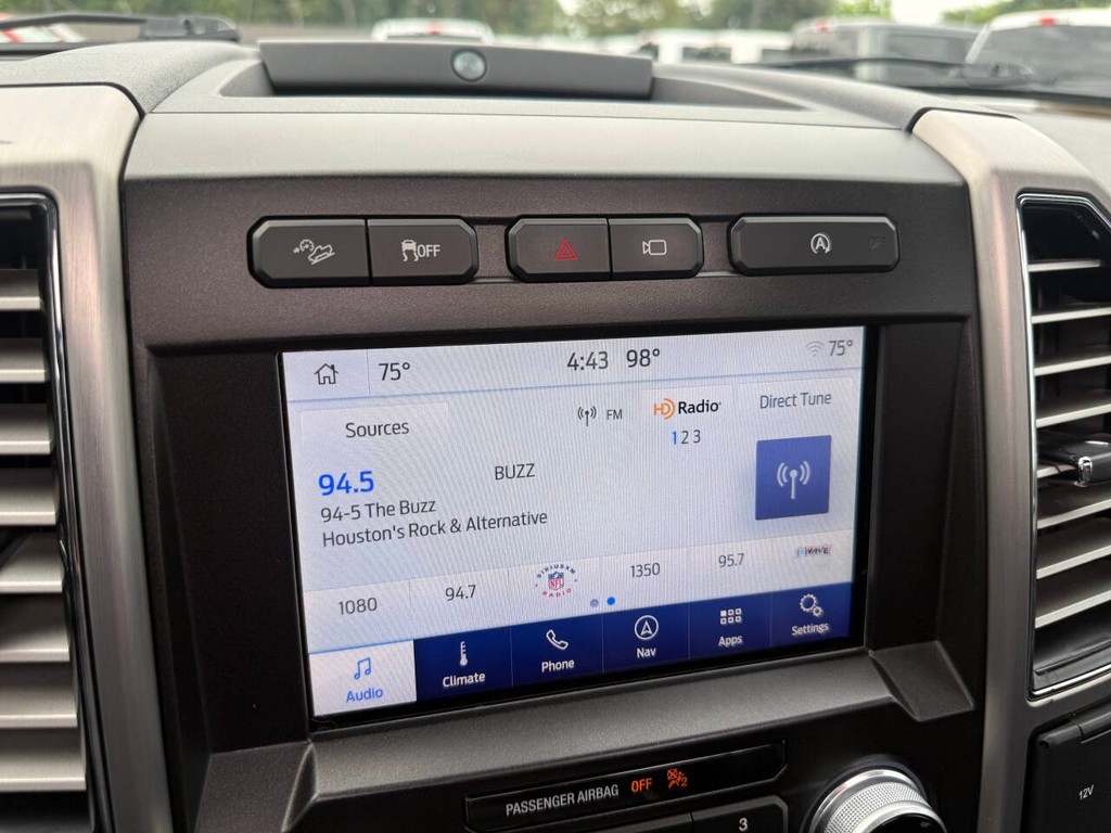 Ford F-150 Vehicle Full-screen Gallery Image 22