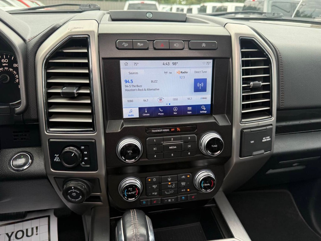 Ford F-150 Vehicle Full-screen Gallery Image 25