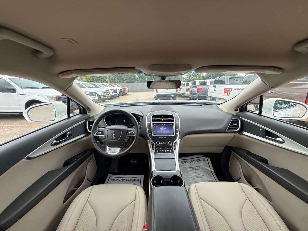 Lincoln Nautilus Vehicle Full-screen Gallery Image 18