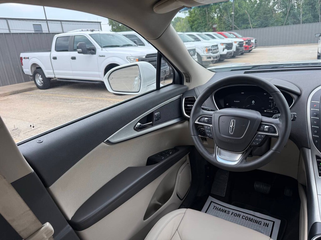 Lincoln Nautilus Vehicle Full-screen Gallery Image 19