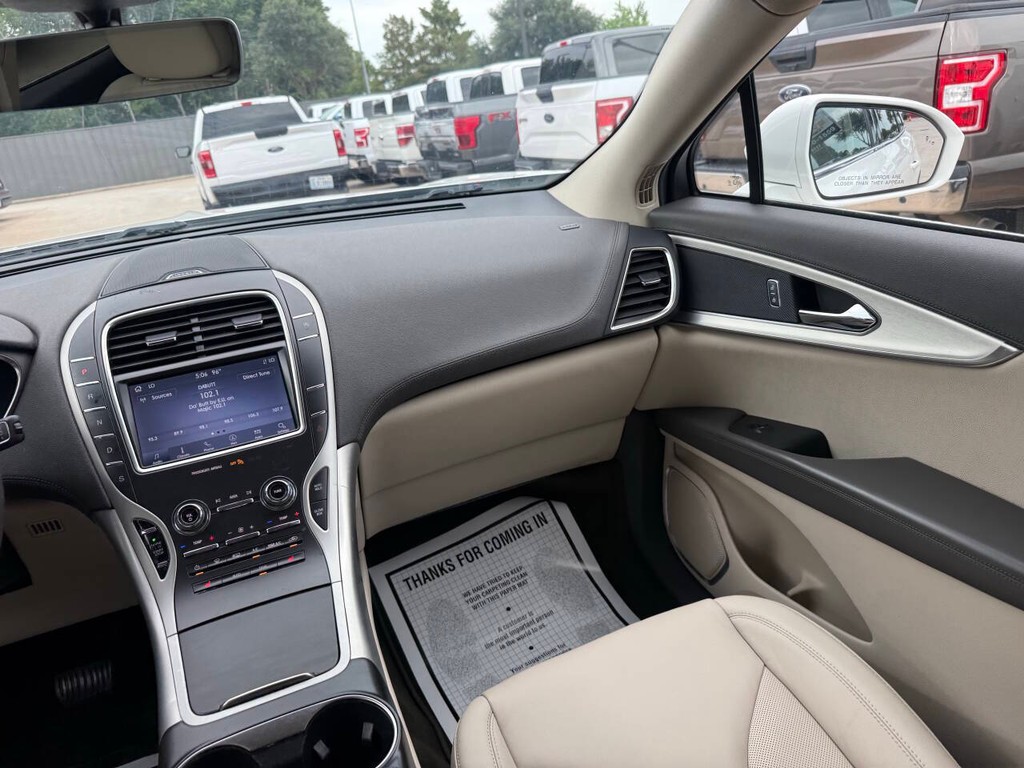 Lincoln Nautilus Vehicle Full-screen Gallery Image 20