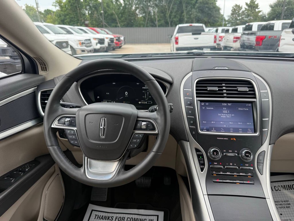 Lincoln Nautilus Vehicle Full-screen Gallery Image 22