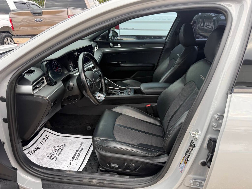 Kia K5 Vehicle Full-screen Gallery Image 07