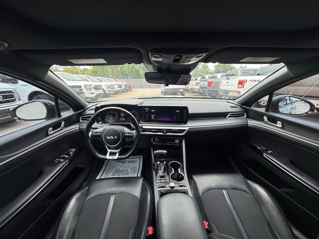 Kia K5 Vehicle Full-screen Gallery Image 18
