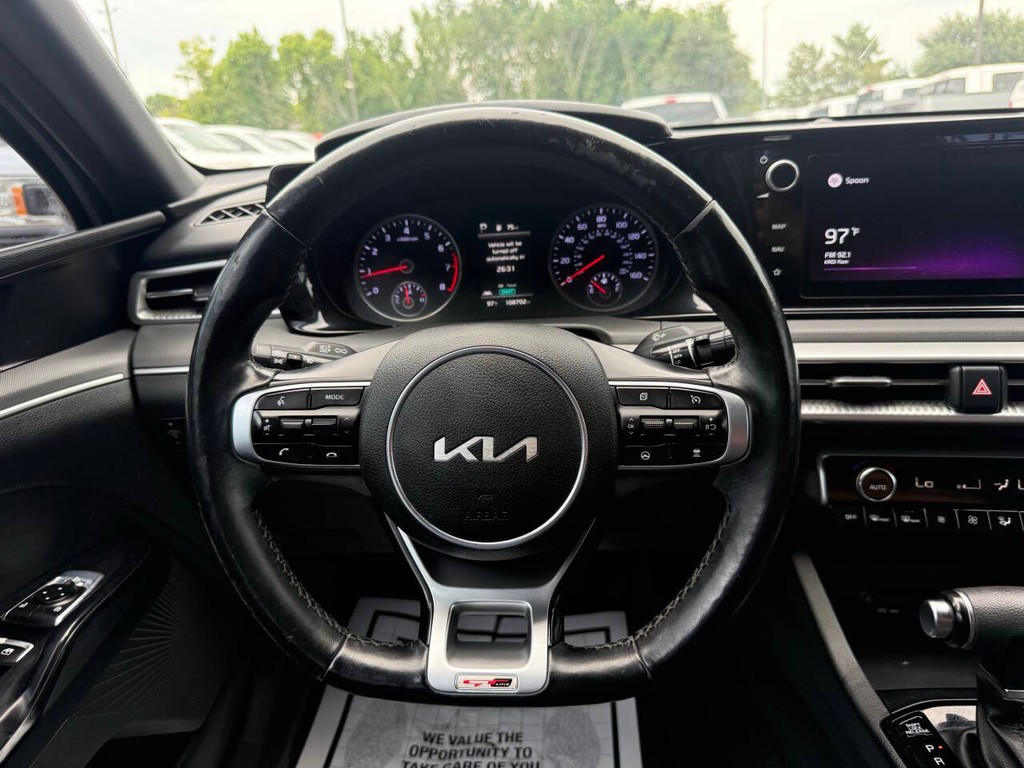 Kia K5 Vehicle Full-screen Gallery Image 22