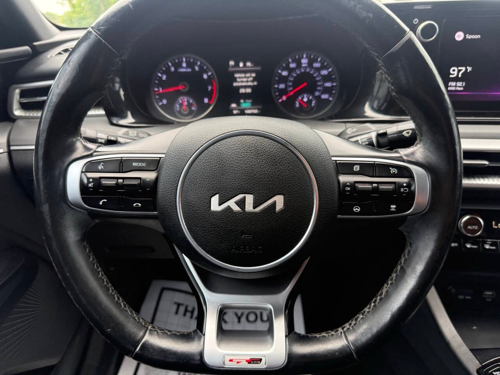 Kia K5 Vehicle Full-screen Gallery Image 23