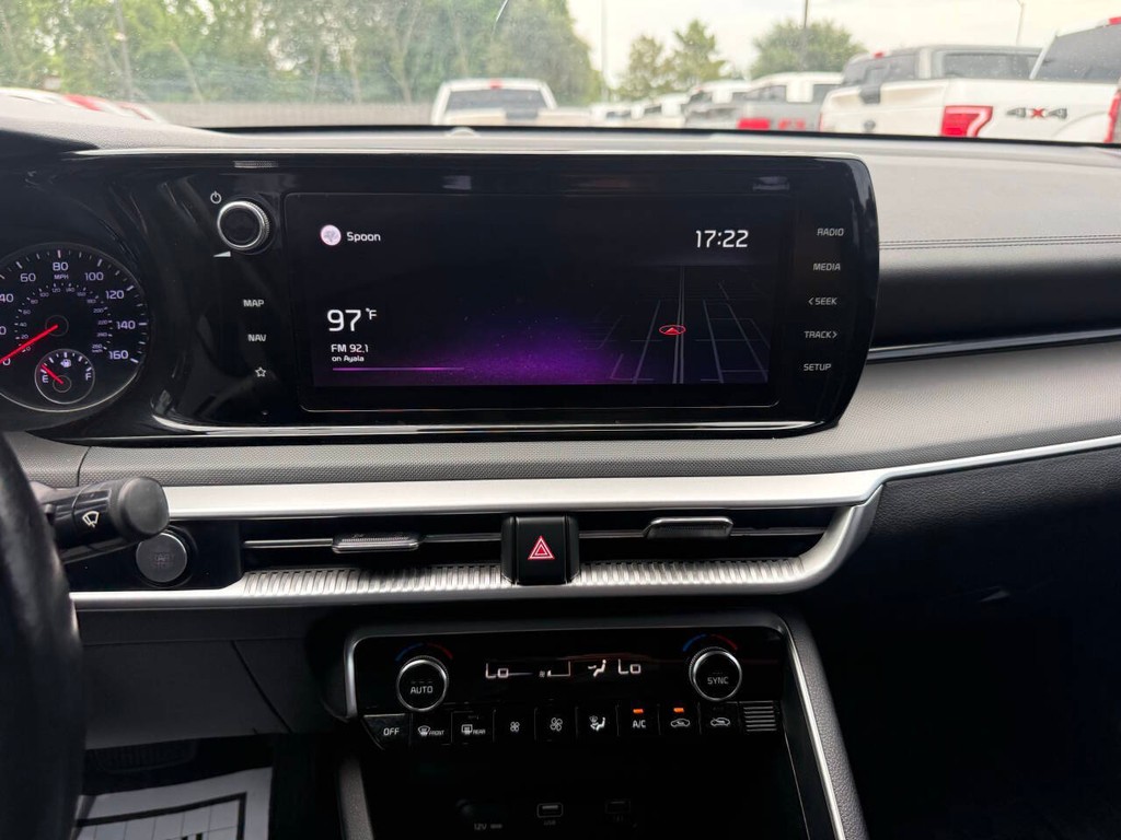 Kia K5 Vehicle Full-screen Gallery Image 24