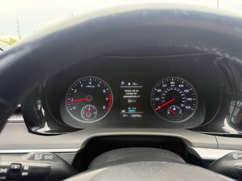 Kia K5 Vehicle Full-screen Gallery Image 33