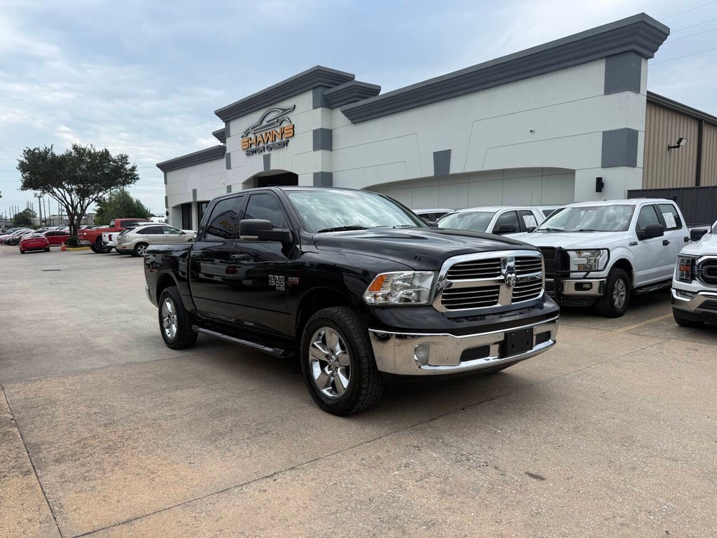 Ram 1500 Classic Vehicle Full-screen Gallery Image 02
