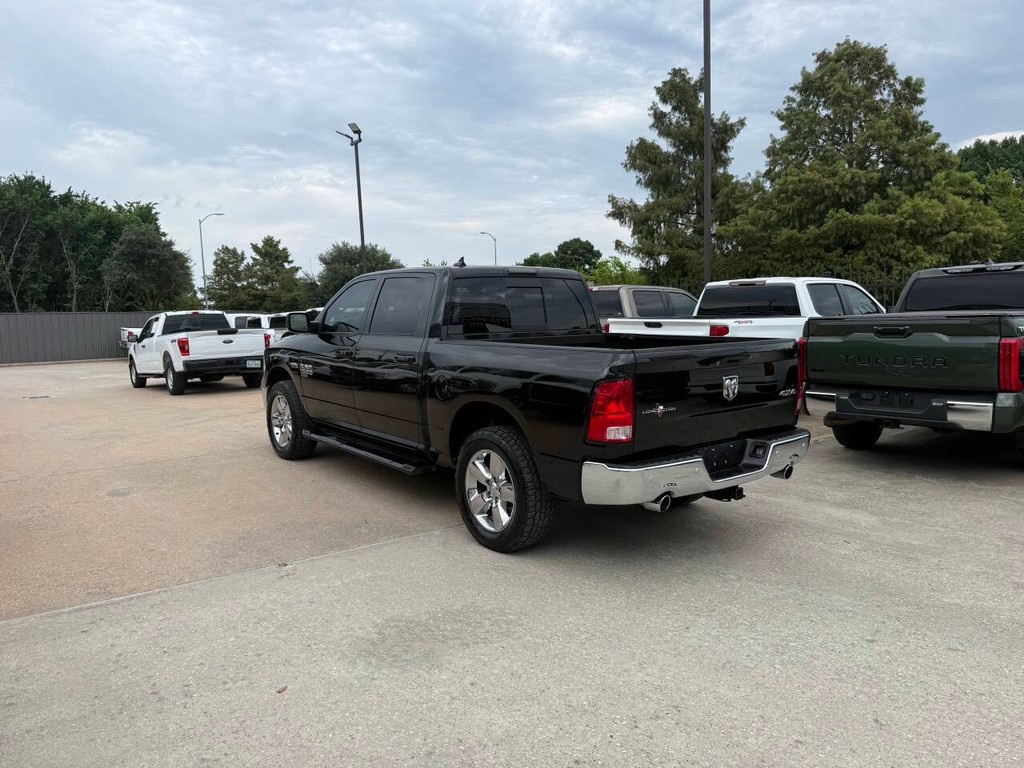Ram 1500 Classic Vehicle Full-screen Gallery Image 04