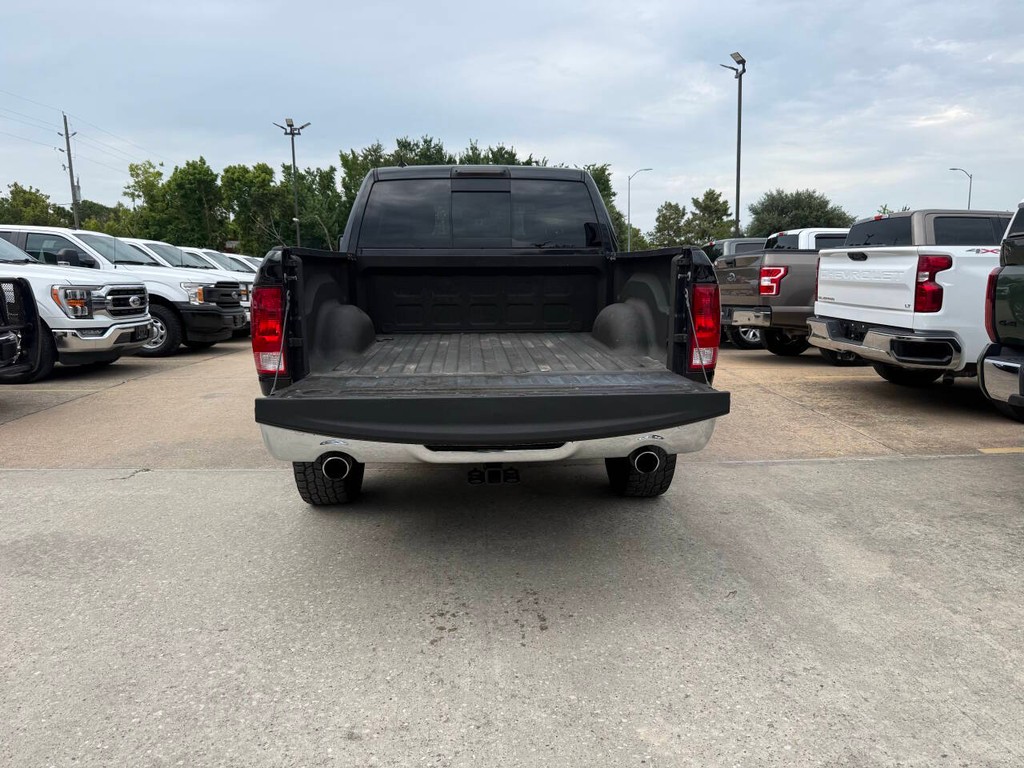 Ram 1500 Classic Vehicle Full-screen Gallery Image 36