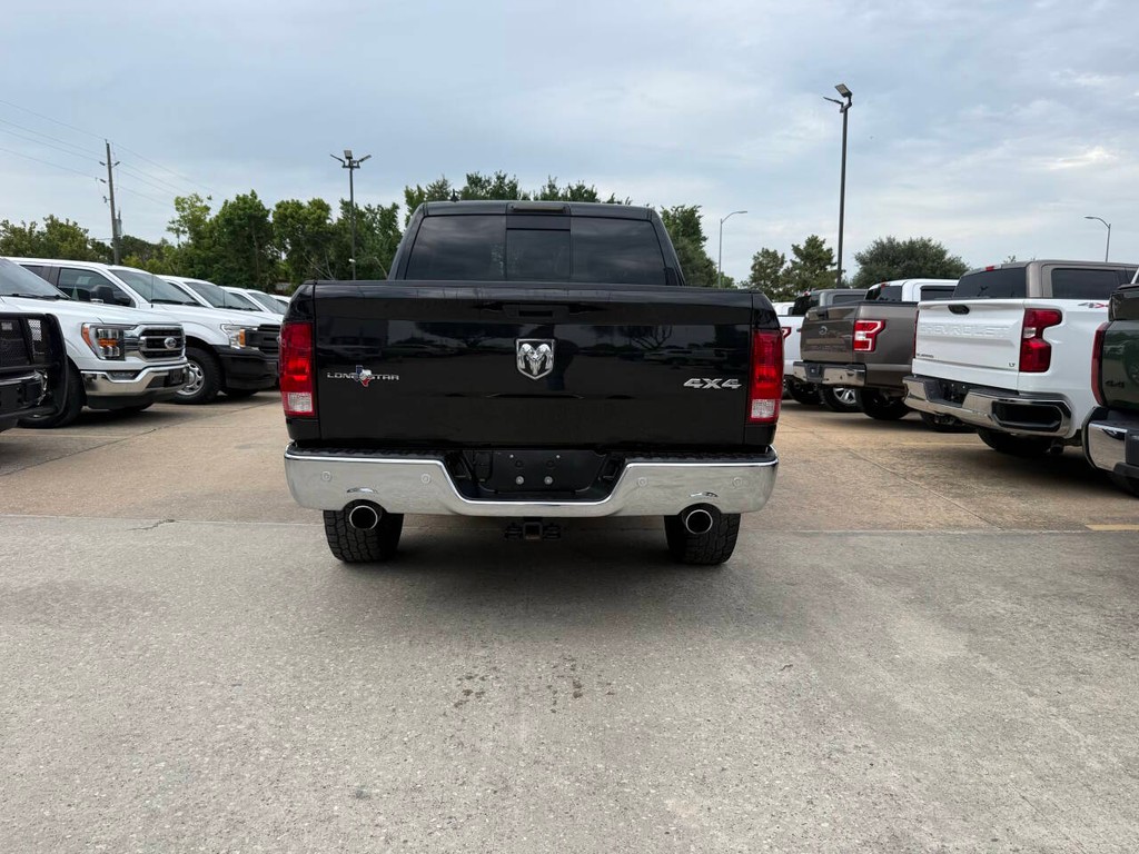 Ram 1500 Classic Vehicle Full-screen Gallery Image 37
