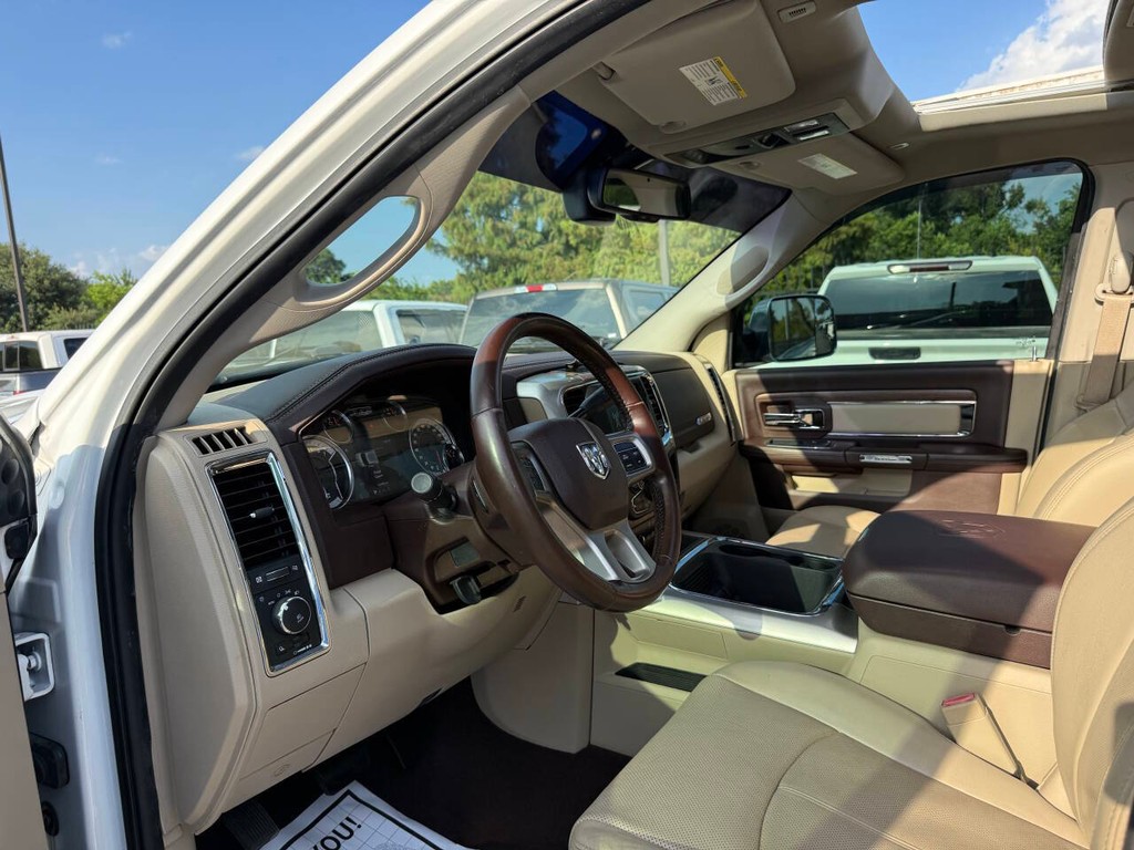 Ram 2500 Vehicle Full-screen Gallery Image 06