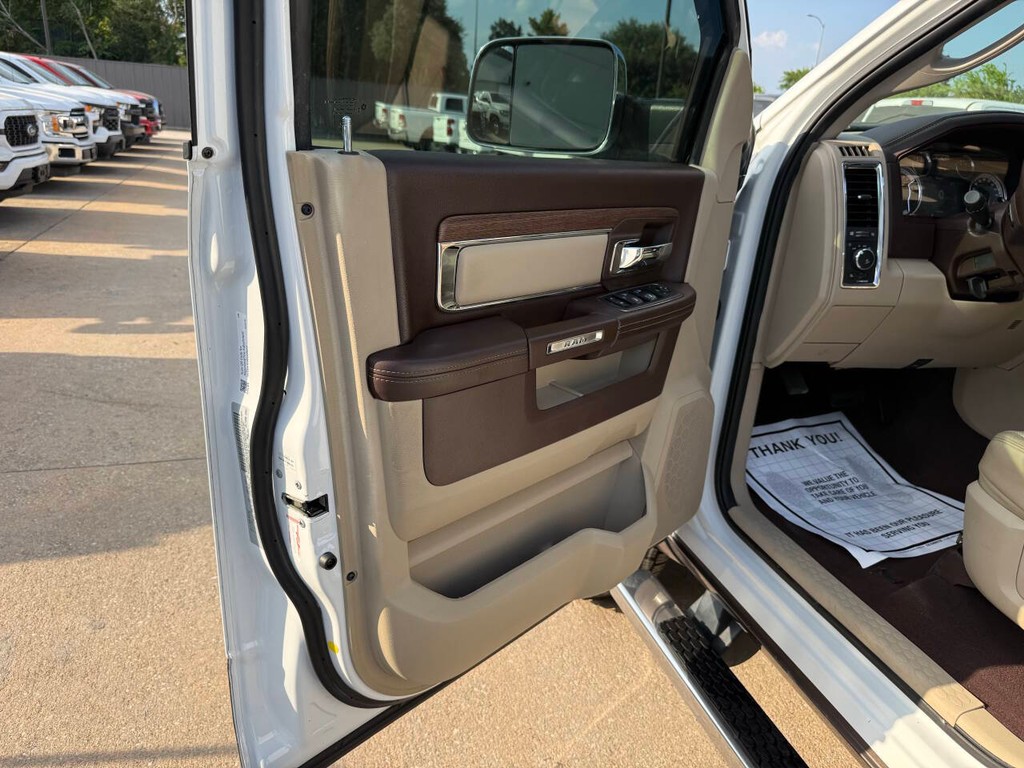 Ram 2500 Vehicle Full-screen Gallery Image 08
