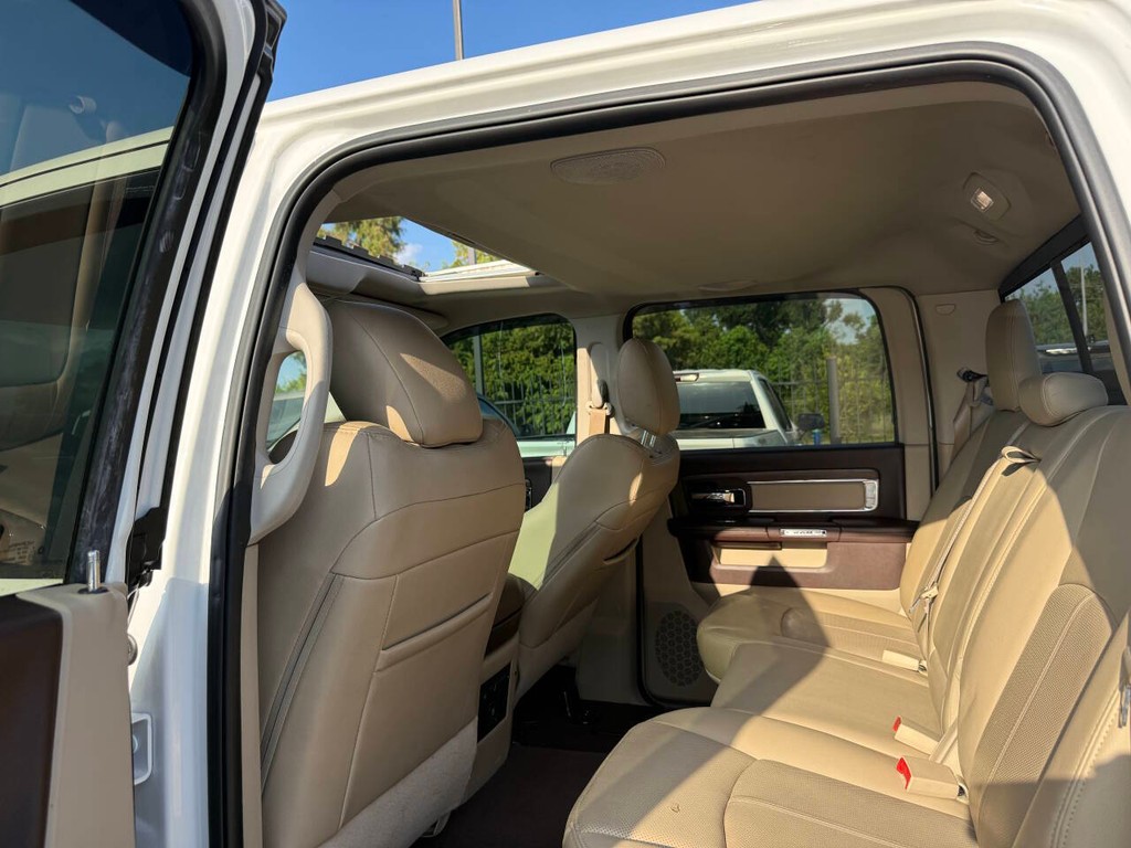 Ram 2500 Vehicle Full-screen Gallery Image 12