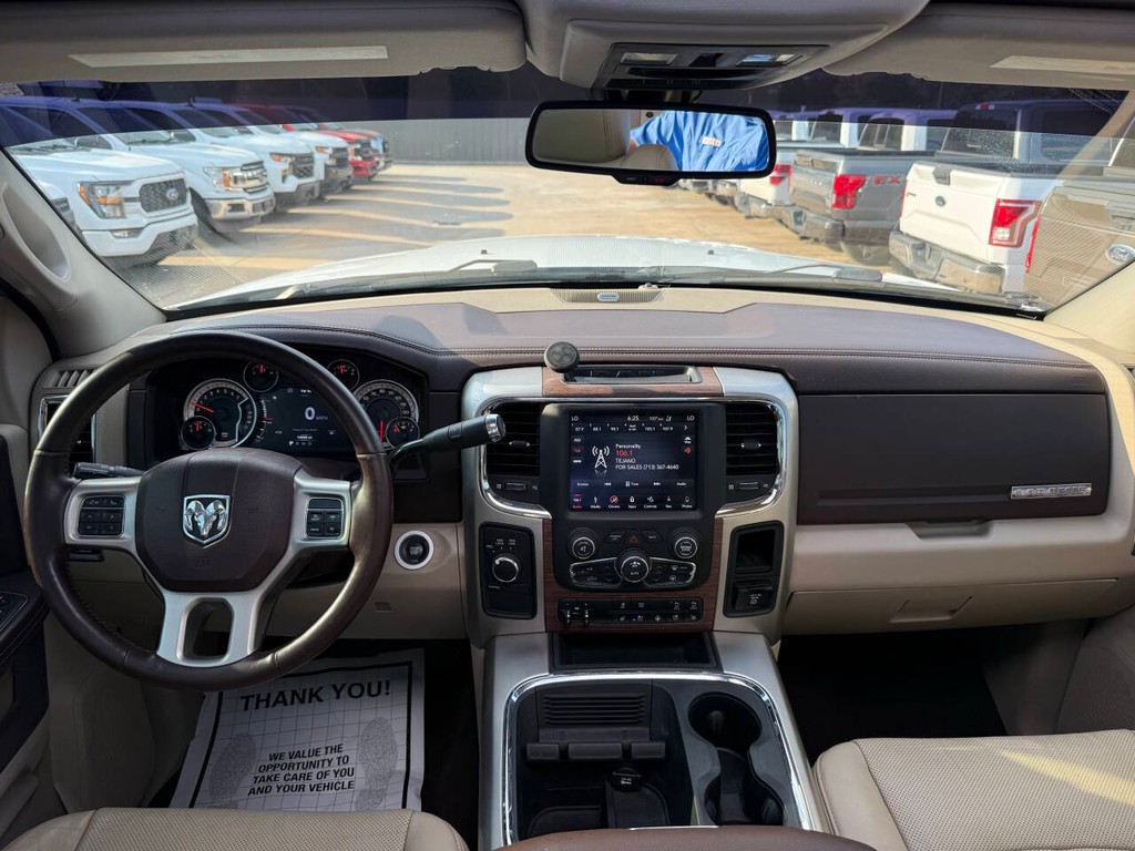 Ram 2500 Vehicle Full-screen Gallery Image 17
