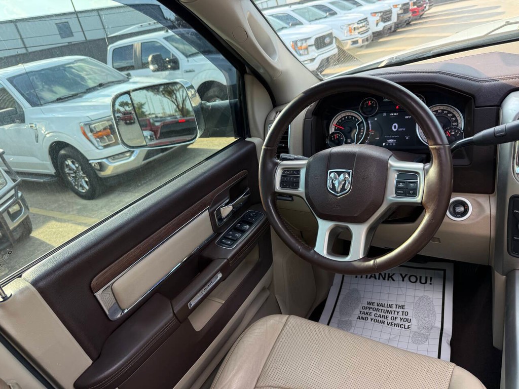 Ram 2500 Vehicle Full-screen Gallery Image 19