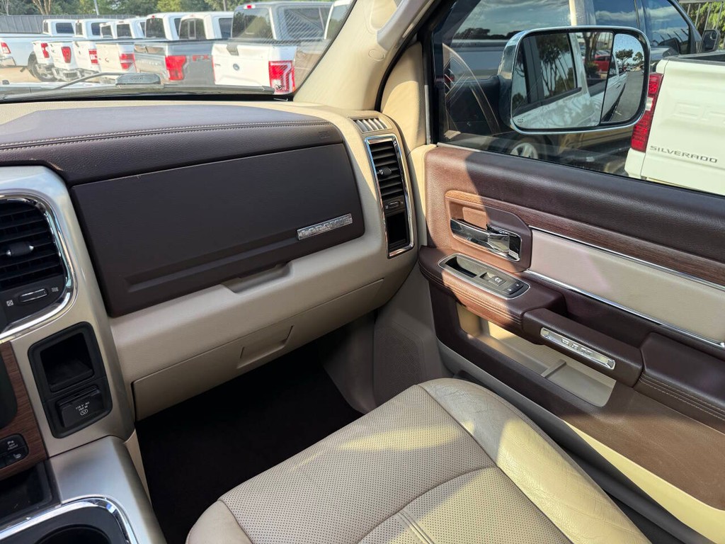 Ram 2500 Vehicle Full-screen Gallery Image 20