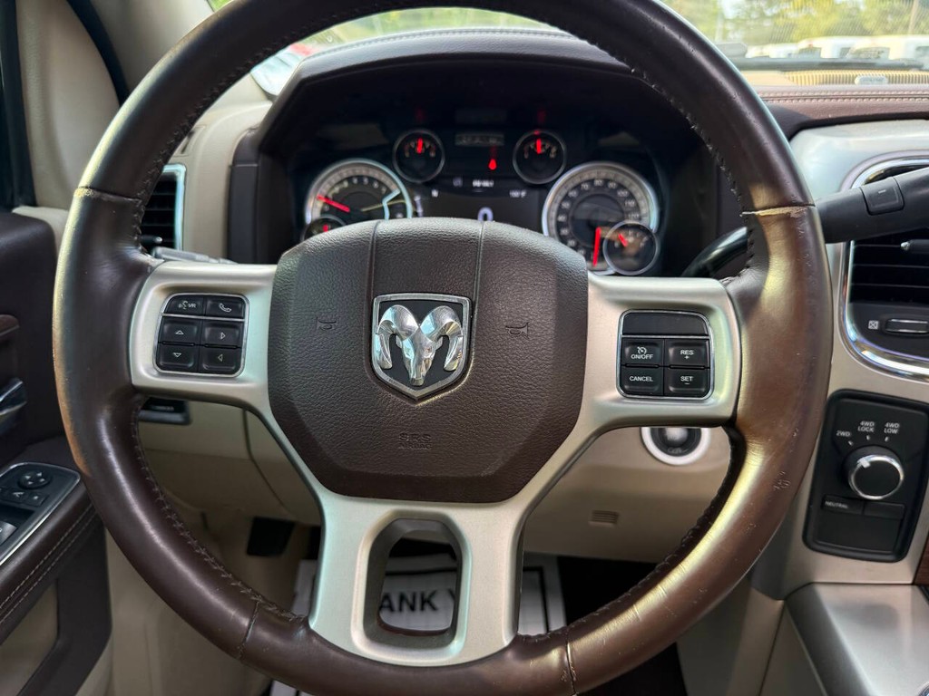 Ram 2500 Vehicle Full-screen Gallery Image 23