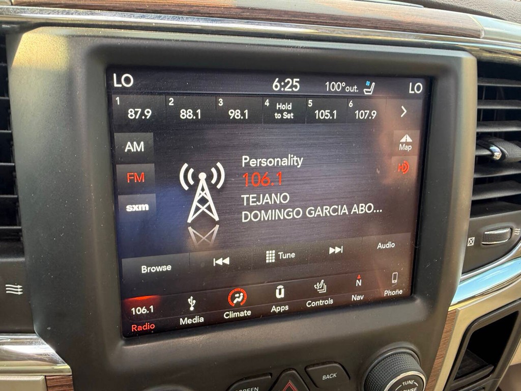 Ram 2500 Vehicle Full-screen Gallery Image 25