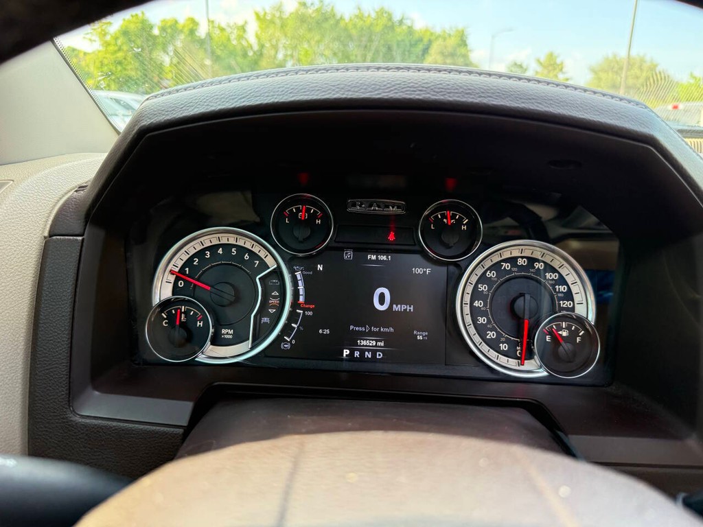 Ram 2500 Vehicle Full-screen Gallery Image 34