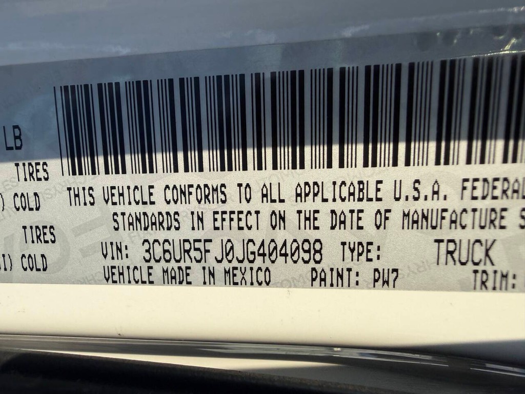Ram 2500 Vehicle Full-screen Gallery Image 36