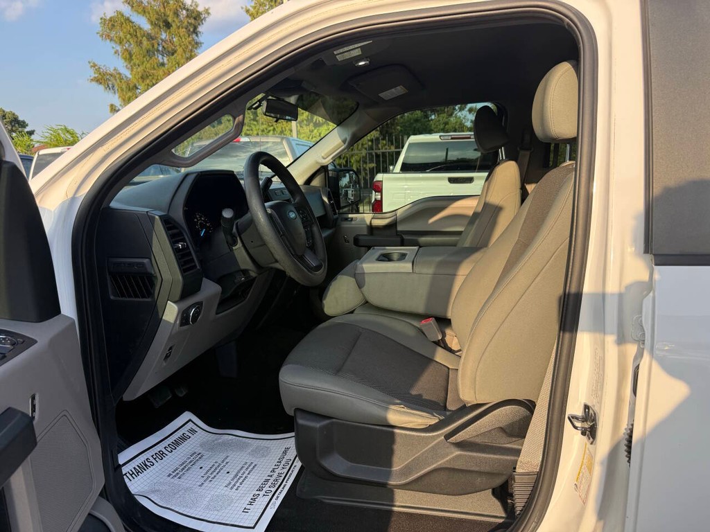 Ford F-150 Vehicle Full-screen Gallery Image 07