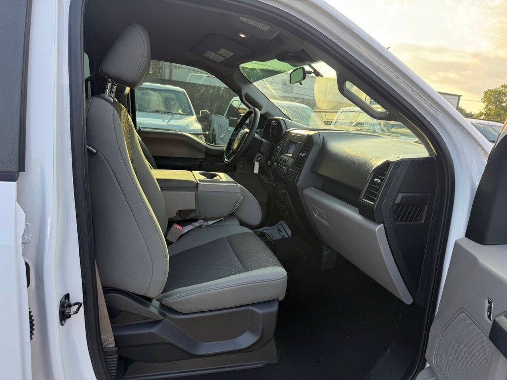 Ford F-150 Vehicle Full-screen Gallery Image 10