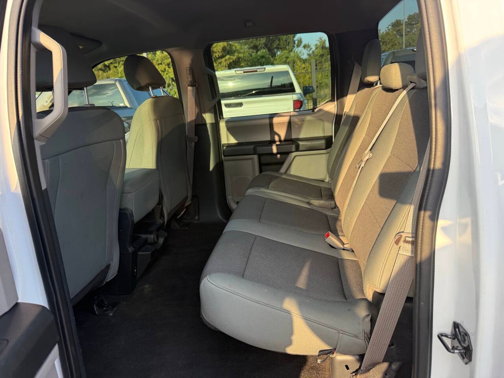 Ford F-150 Vehicle Full-screen Gallery Image 13