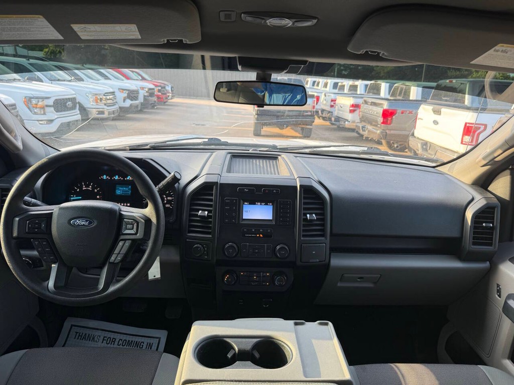 Ford F-150 Vehicle Full-screen Gallery Image 17