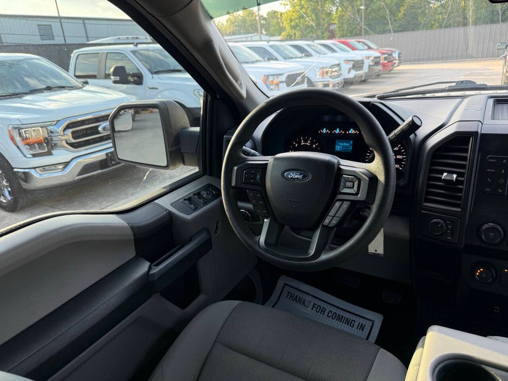 Ford F-150 Vehicle Full-screen Gallery Image 19