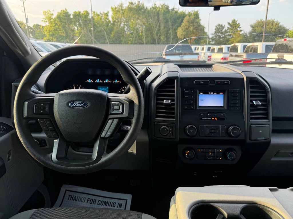 Ford F-150 Vehicle Full-screen Gallery Image 21