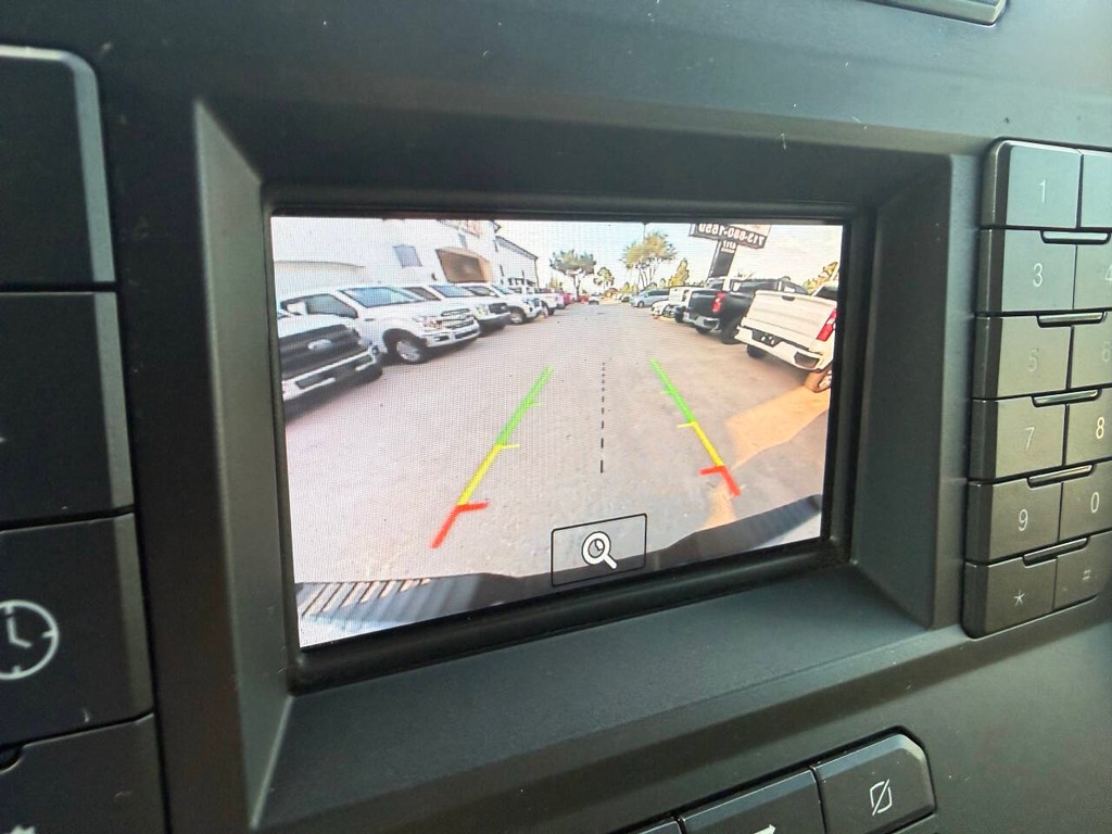 Ford F-150 Vehicle Full-screen Gallery Image 25