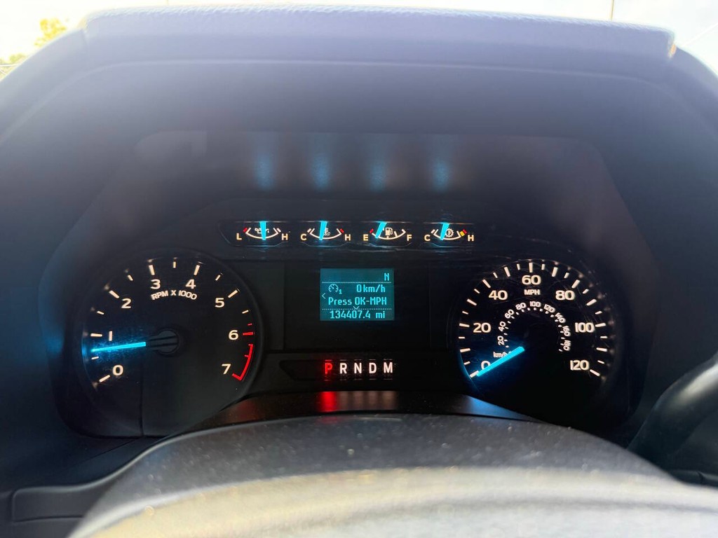 Ford F-150 Vehicle Full-screen Gallery Image 27