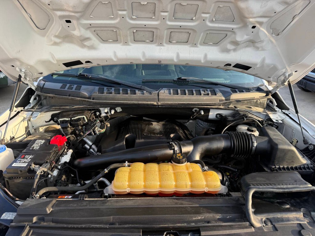 Ford F-150 Vehicle Full-screen Gallery Image 30