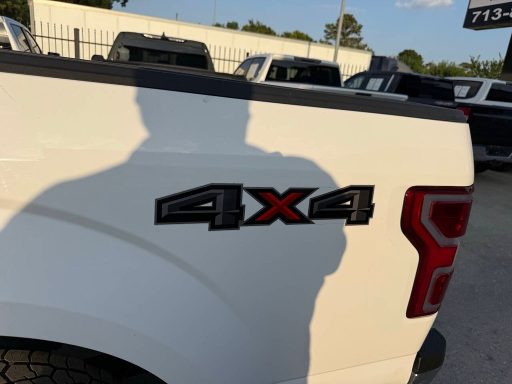 Ford F-150 Vehicle Full-screen Gallery Image 33