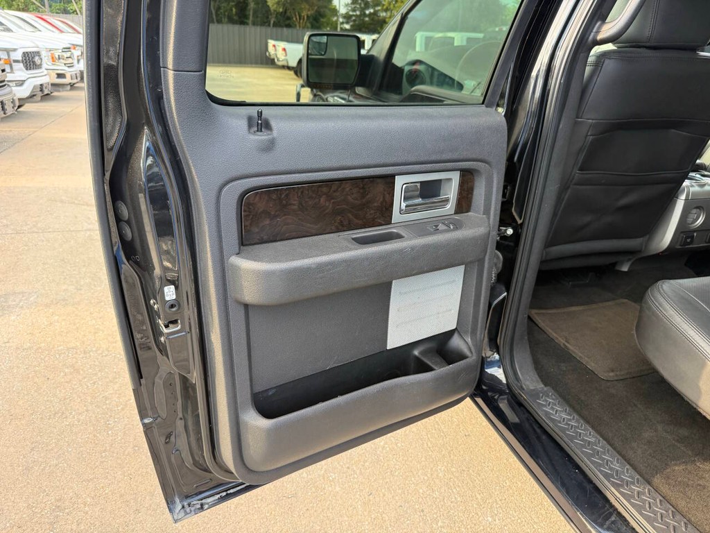 Ford F-150 Vehicle Full-screen Gallery Image 14