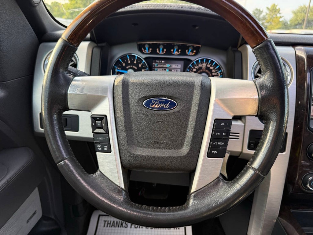Ford F-150 Vehicle Full-screen Gallery Image 23