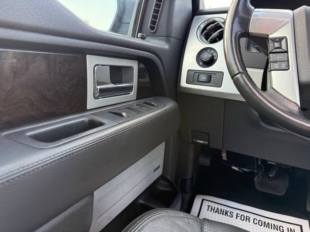 Ford F-150 Vehicle Full-screen Gallery Image 30