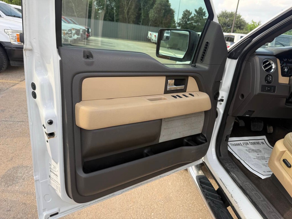 Ford F-150 Vehicle Full-screen Gallery Image 08