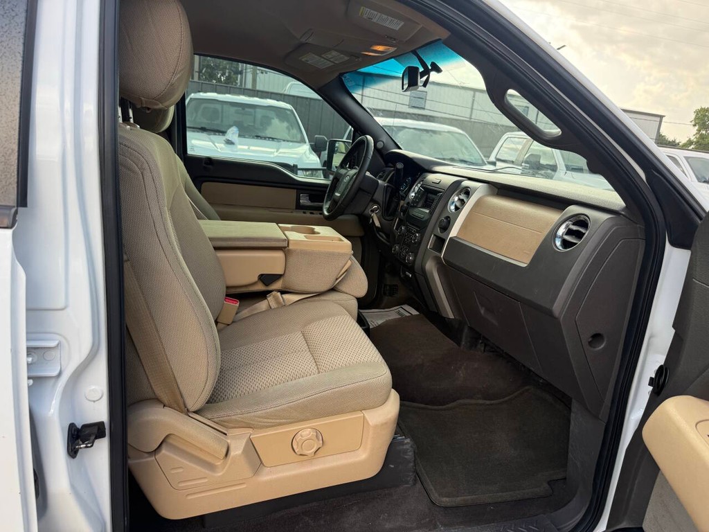 Ford F-150 Vehicle Full-screen Gallery Image 10
