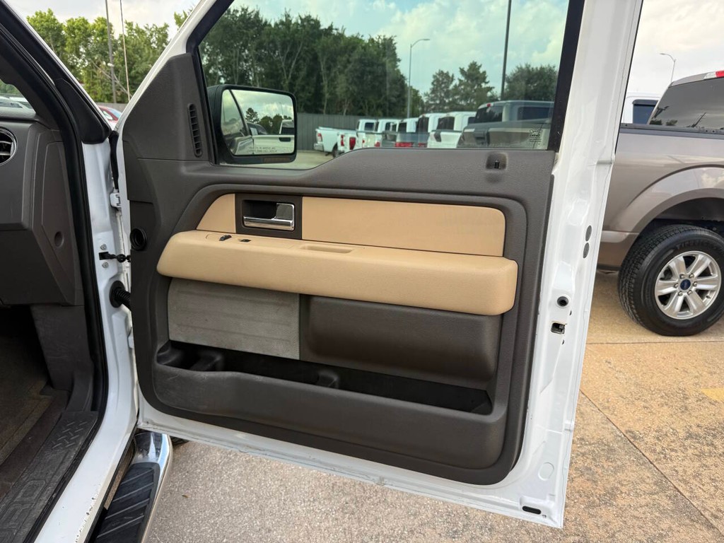 Ford F-150 Vehicle Full-screen Gallery Image 11