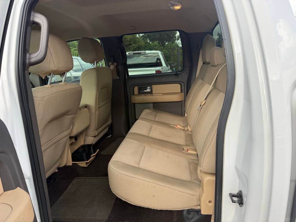 Ford F-150 Vehicle Full-screen Gallery Image 13