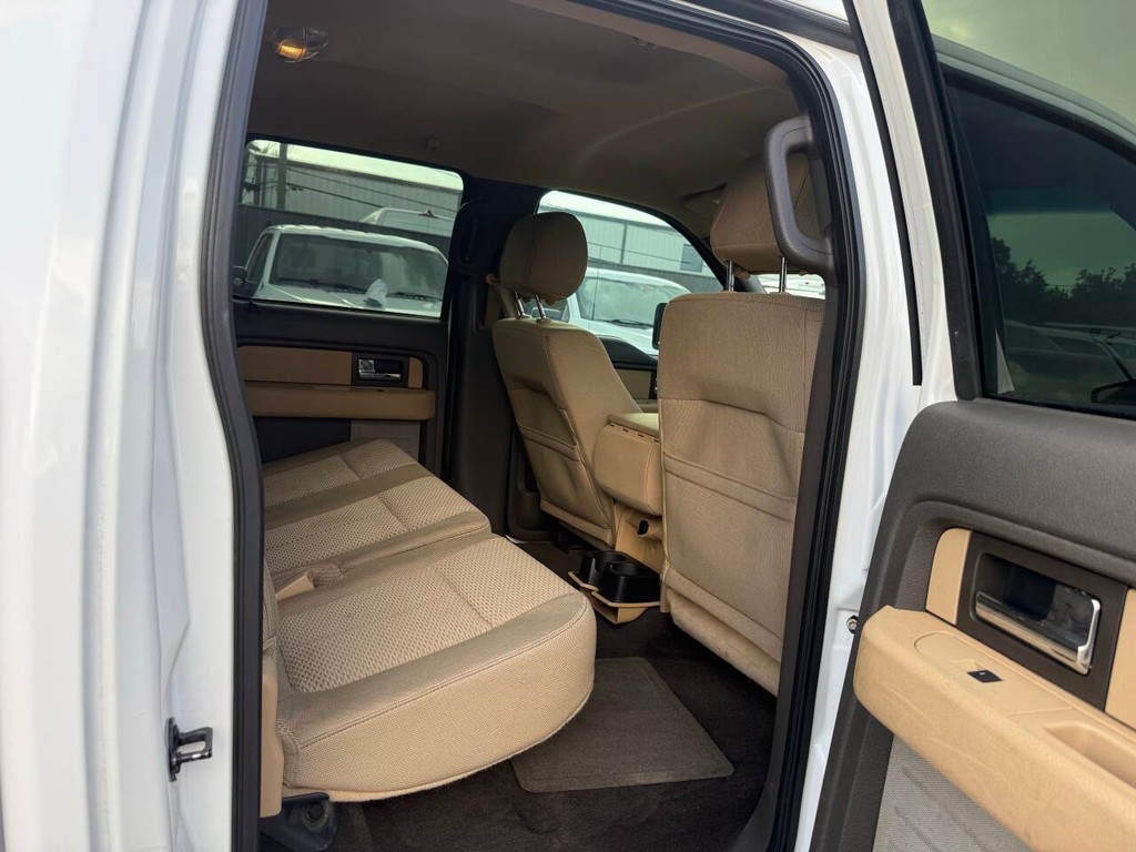 Ford F-150 Vehicle Full-screen Gallery Image 15