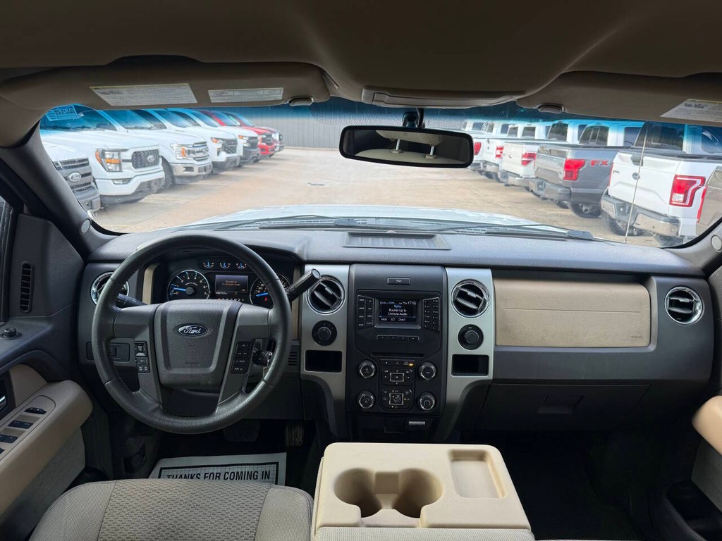 Ford F-150 Vehicle Full-screen Gallery Image 17