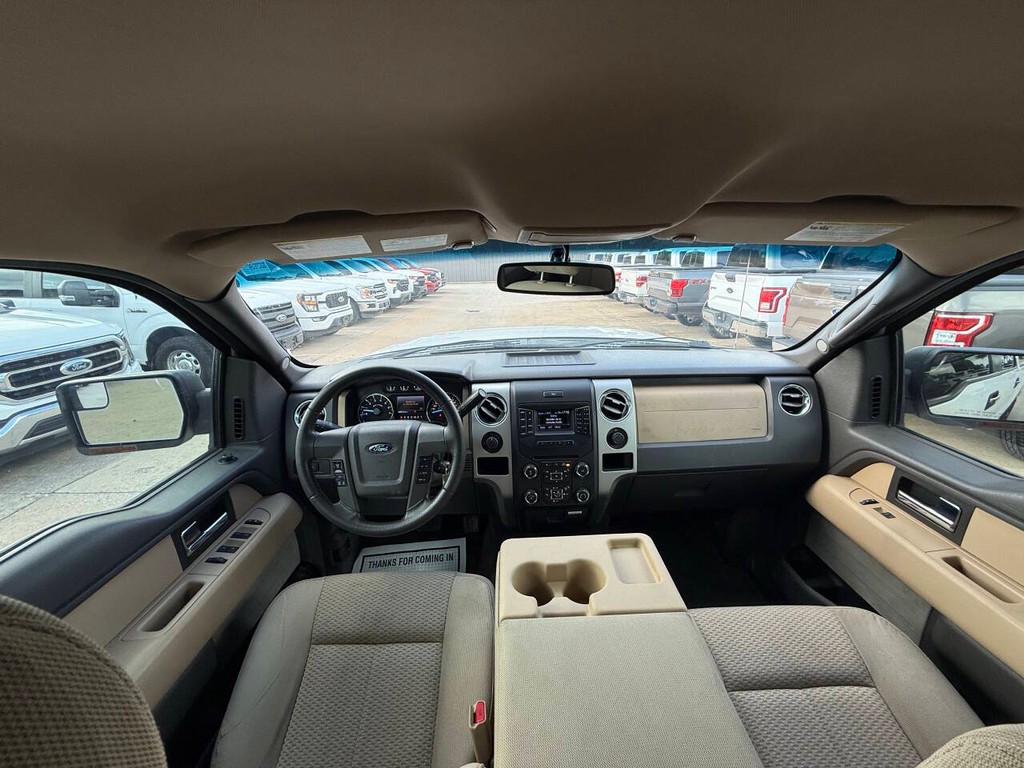 Ford F-150 Vehicle Full-screen Gallery Image 18